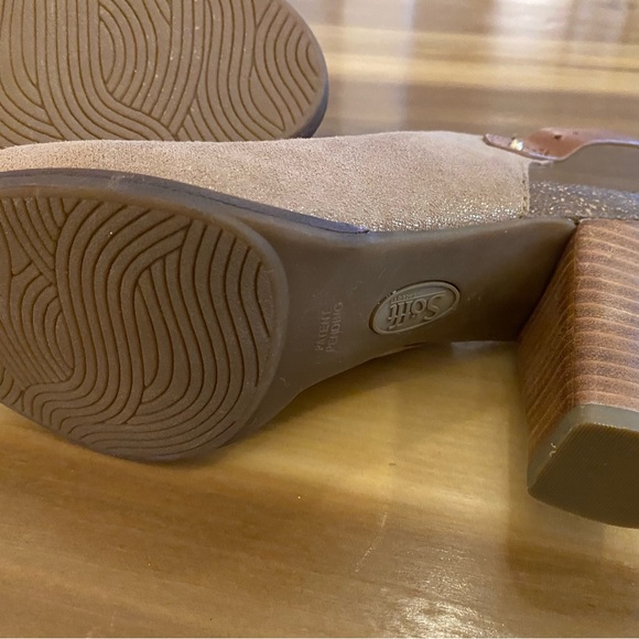 NWOT Sofft size 7 peep toe boots. - Picture 6 of 6